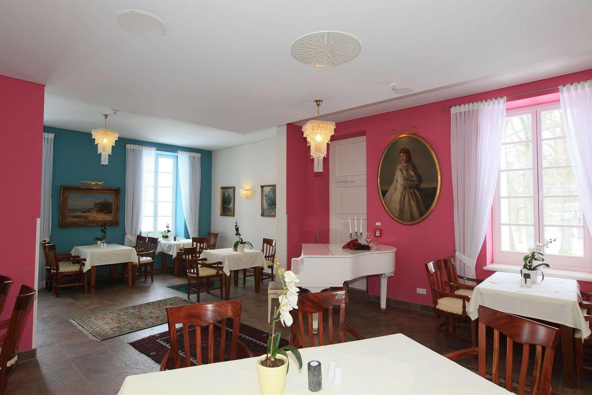 Hotel Badehaus Goor Путбус Экстерьер фото